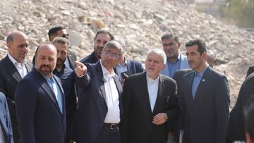 بازدید وزیر میراث فرهنگی از طرح توسعه حریم قلعه فلک‌الافلاک خرم آباد