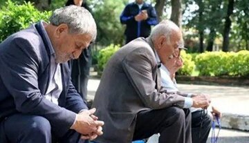 جزییات جدید از پرداخت معوقات فروردین و اردیبهشت بازنشستگان/ رایزنی برای تامین مالی در چه مرحلهای است؟
