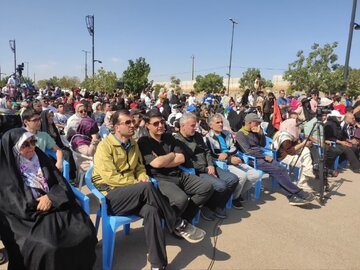 قزوینیها جاده سلامت تا باراجین را پیاده طی کردند