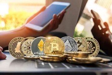قیمت بیتکوین و تتر | بیتکوین قرمز شد، تتر نزدیک دلار ایستاد