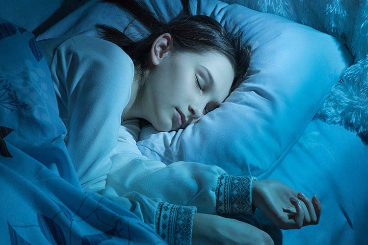 پچ هوشمند جدید شما را ۴۳ دقیقه زودتر وارد خواب REM میکند