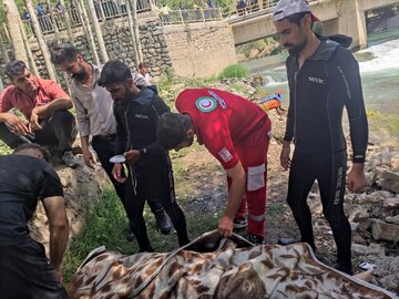 پیدا شدن پیکر جوان ۱۷ ساله پس از ۶ ساعت جستوجو در زایندهرود