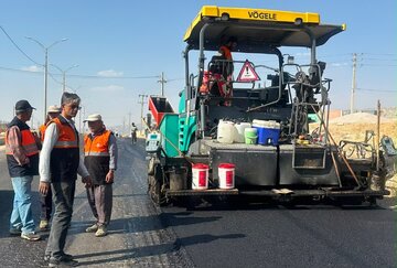بازدید معاون ادارهکل راهداری فارس از محورهای مواصلاتی سروستان و کوار