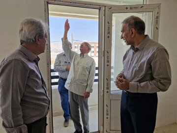 بازدید نماینده کرمانشاه و معاون عمرانی استانداری از پروژههای مسکن