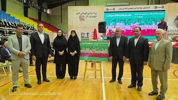 رقابت ۵۰۰ استعداد وزنهبرداری در قزوین آغاز شد