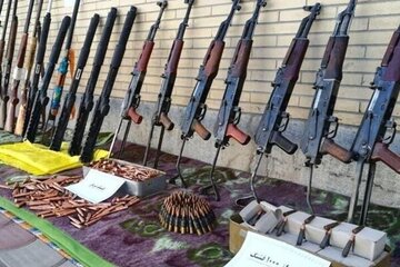 فرمانده انتظامی استان از دستگیری ۸۹ عامل نگهداری سلاح در طرح ۴۸ ساعته جمعآوری سلاح خبر داد