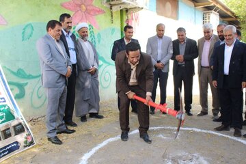 کلنگزنی ۸ واحد تجاری در دبستان شهید جبالبارزی عنبرآباد با اعتبار ۴ میلیارد تومان